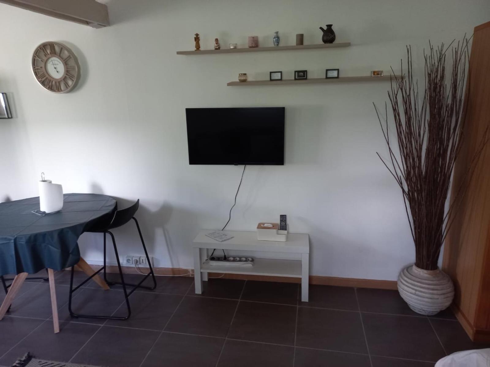 Maisonnette Au Calme Gennevilliers Exterior photo