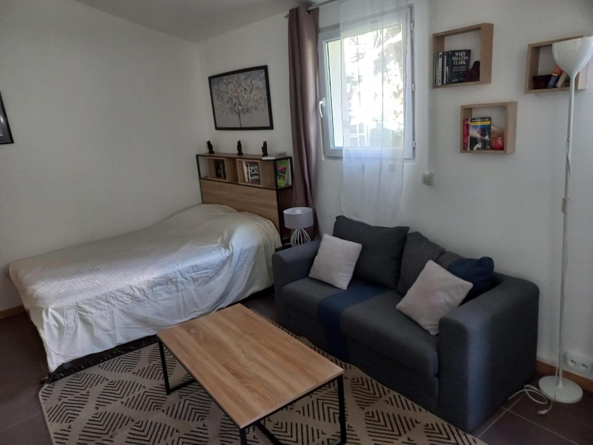Maisonnette Au Calme Gennevilliers Exterior photo