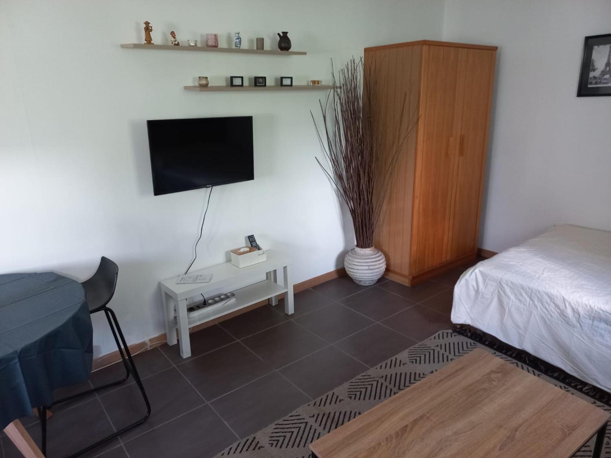 Maisonnette Au Calme Gennevilliers Exterior photo