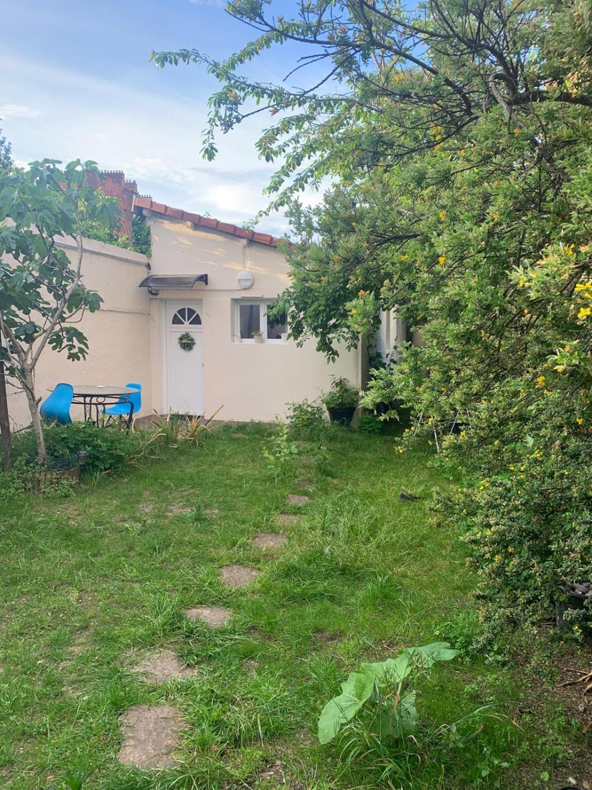 Maisonnette Au Calme Gennevilliers Exterior photo